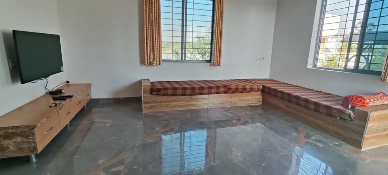 Krishna Farm & Forest Villa Bhuj Bagian luar foto